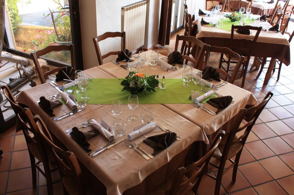Logis Hotel Restaurant Le Flamant Rose Camargue Albaron Buitenkant foto