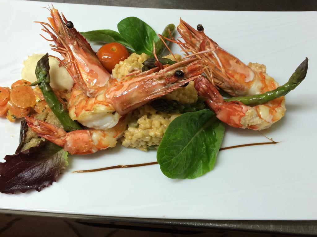 Logis Hotel Restaurant Le Flamant Rose Camargue Albaron Buitenkant foto