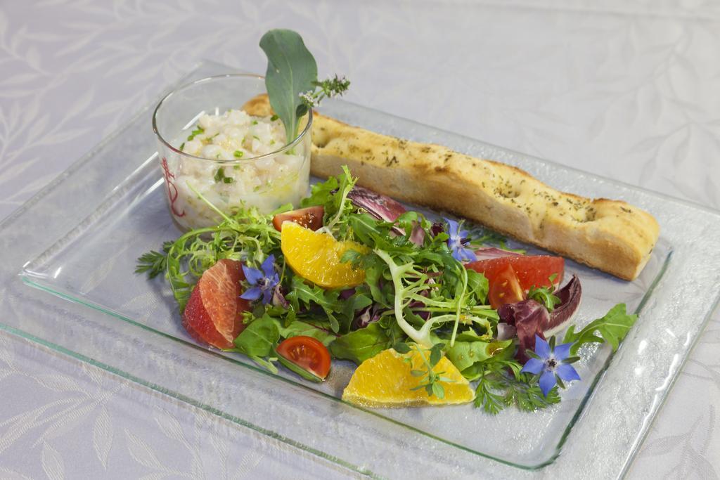 Logis Hotel Restaurant Le Flamant Rose Camargue Albaron Buitenkant foto
