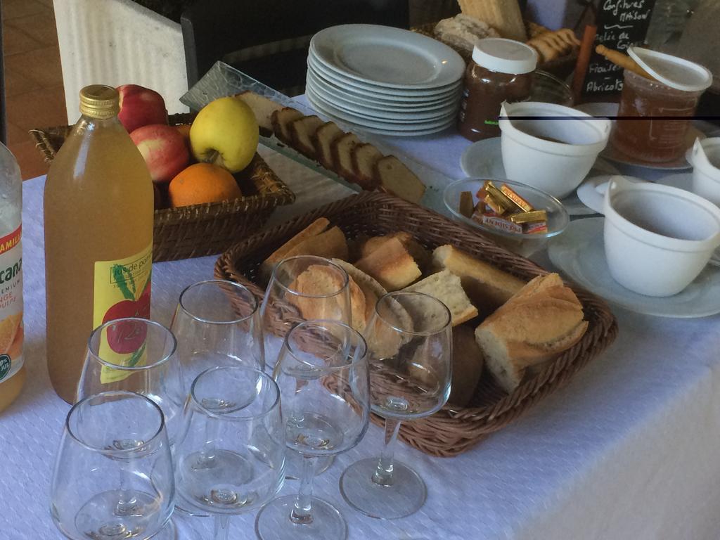 Logis Hotel Restaurant Le Flamant Rose Camargue Albaron Buitenkant foto